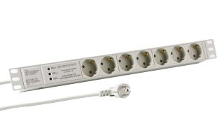 Multiprise 1U 19&Ecirc;, 7 prises CEE 7/3 avec protection contre les surtensions, profil&eacute; aluminium, noir